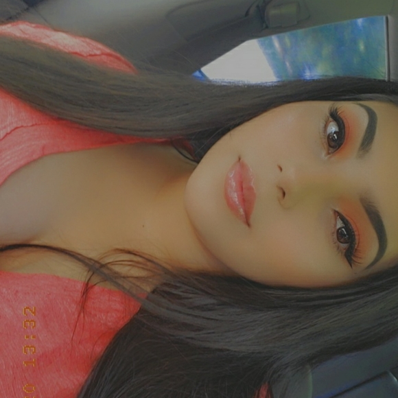 Meet your Posher, Elizabeth - Picture 2 of 4